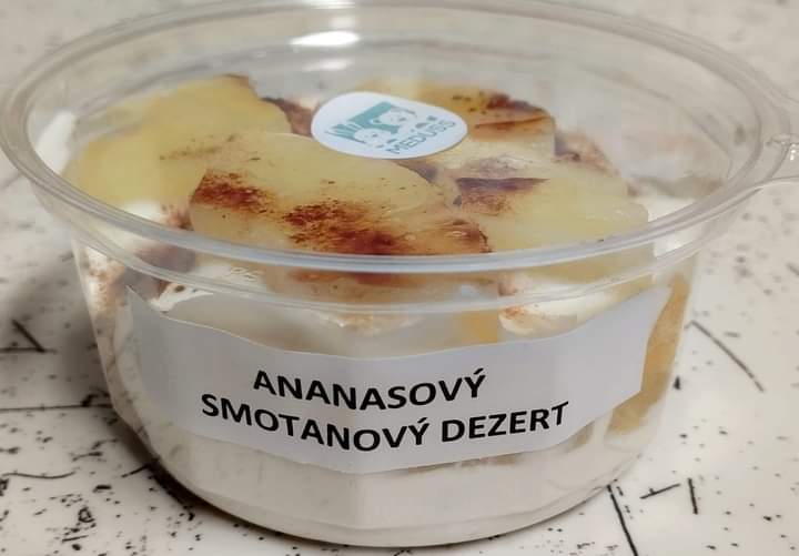 Smotanový dezert ananás